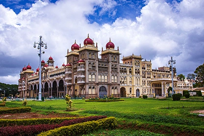 Karnataka Tour Packages – Explore Mysore Palace, Hampi, Coorg & More with Kanishka Tours & Travels.
